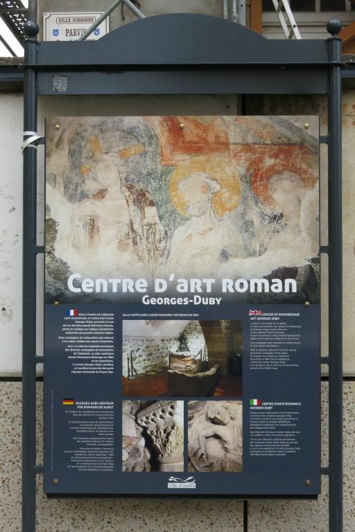 A côté de l'abbatiale, le Centre d'Art Roman